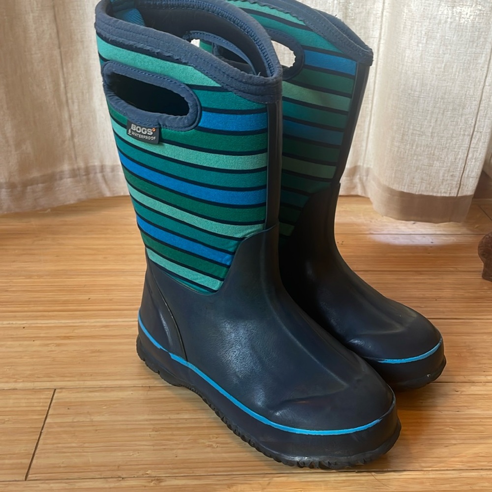 Kids Bogs Winter Boots Size 2